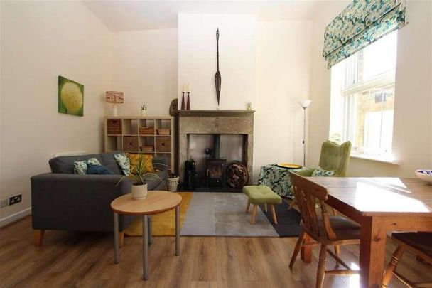 Whiteshaw East, Denholme, Bradford, BD13 - Photo 1