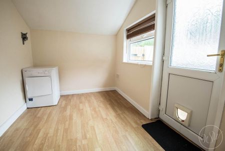 3 bedroom semi-detached house to rent - Photo 5