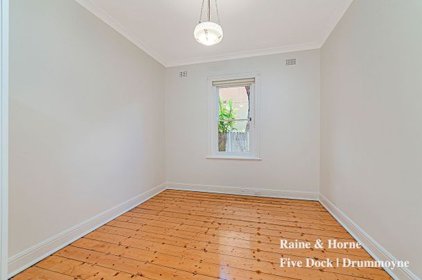 Charming freestanding home set in a convenient setting - Photo 1