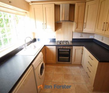 4 bedroom terraced house to rent - Photo 4