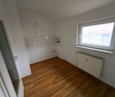 Gemütliche Dachgeschosswohnung in ruhiger Umgebung! - Photo 4