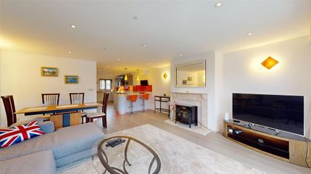 4 bedroom terraced house to rent - Photo 2