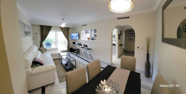 Apartamento planta baja en alquiler en Marbella, Marbella - Photo 1