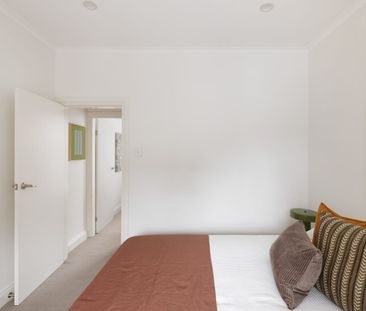 Renovated terrace in end-row position and village address - Photo 5