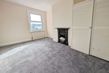 Howards Grove, SO15 - Photo 4
