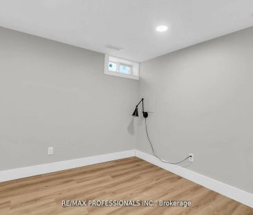 139 Byron Avenue #Lower - Photo 2