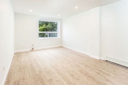 For Lease - 5 Hill Heights Road Unit# 105, Toronto, Ontario - Photo 2