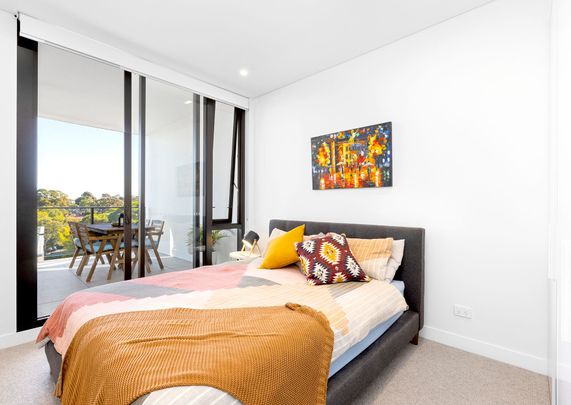 Stylish North-West Facing Apartment with Leafy Outlook - Photo 1