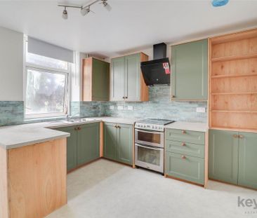 3 bedroom terraced house to rent - Photo 4