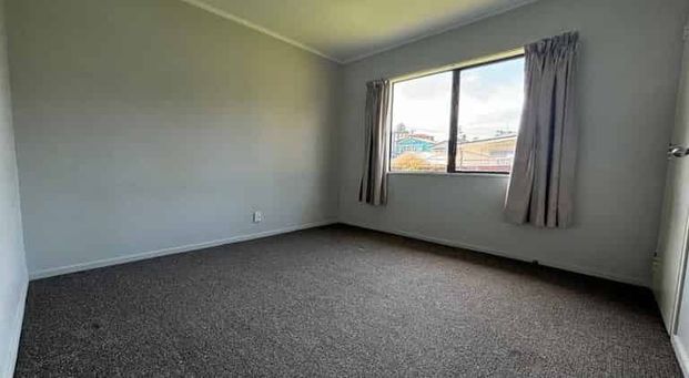 Spacious 3-Bedroom Home for Rent in Otahuhu, Auckland - Photo 1