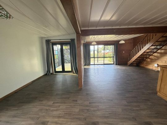 Spacious Recently Renovated Three Bedroom Home - Photo 1