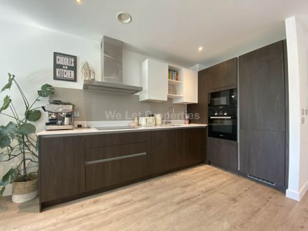 Quarry, Middlewood Locks - Photo 3