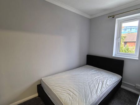 2 bedroom house to rent Armory Lane, Portsmouth, PO1 - Photo 5