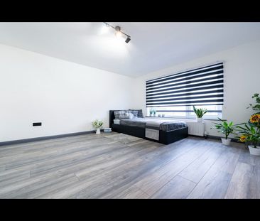 Room in a Shared House, Shaw Road, BR1 - Photo 5