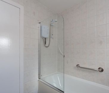 2 bedroom detached bungalow to rent - Photo 2