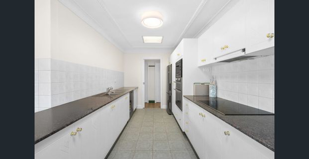 Impress North Facing Townhouse Within Burnside Estate - Photo 1