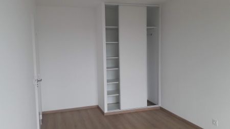 location Appartement F3 DE 63.6m² À VILLEURBANNE - Photo 4