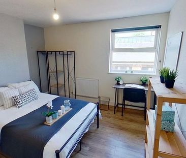 3 bedroom flat to rent - Photo 5