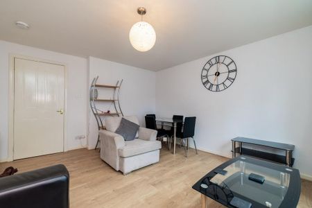 2 bedroom flat to rent - Photo 3