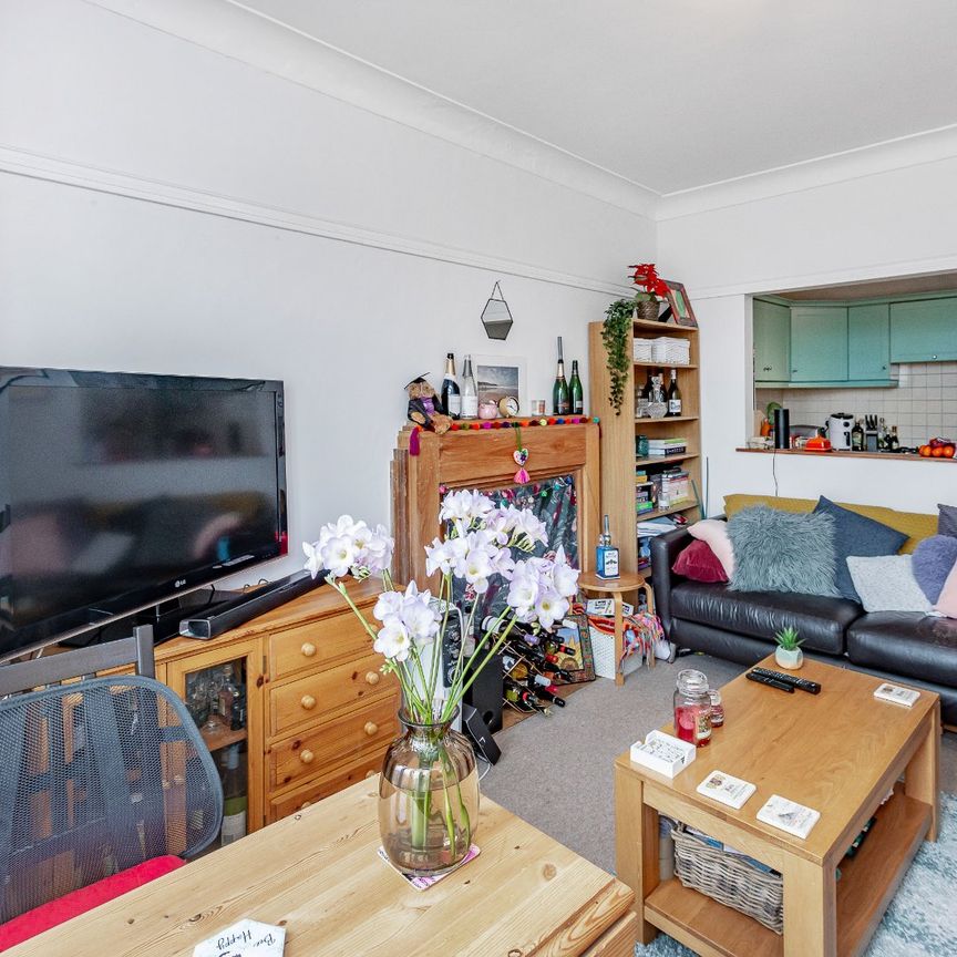 Fulham High Street, Fulham, London, SW6 - Photo 1