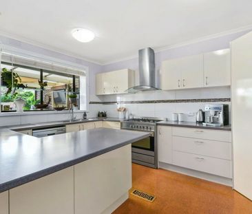 Charming Family Home in a Prime Location! - Photo 6