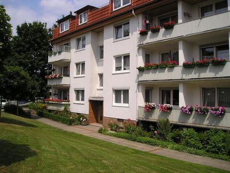 Renovierte 3-Zimmer-Wohnung mit Balkon und Einbauküche! - Photo 4