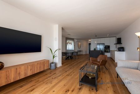 Pronájem domu 213 m² s pozemkem 350 m² - Fotografie 5