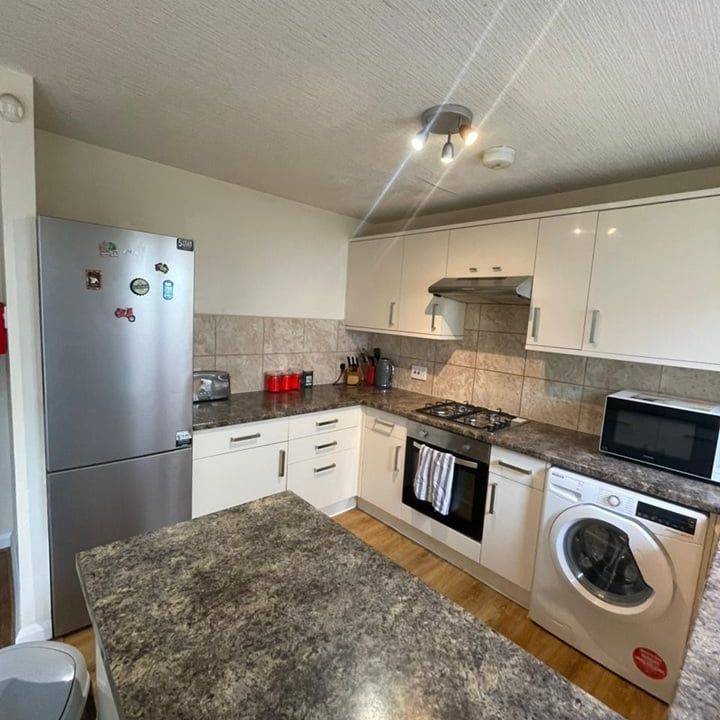 Room in a Shared House, Keats Close, SE1 - Photo 1