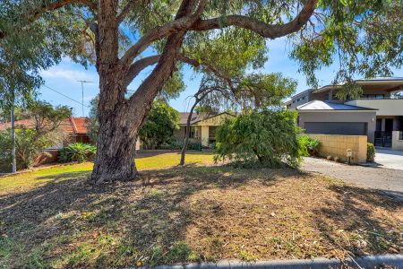 4 Hanlon Street, Hamilton Hill WA 6163 - Photo 5