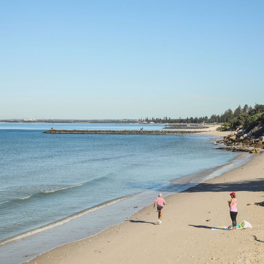 Ground Floor Apartment in the Heart of Brighton-Le-Sands - Photo 1