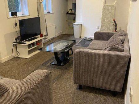 Trafford Road Room 2 - Photo 2