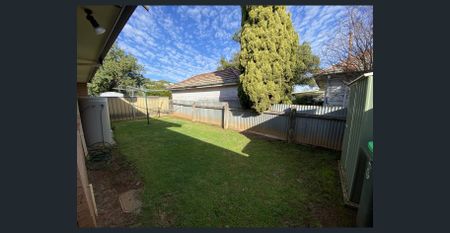 TWO BEDROOM TOWNHOUSE WITH PRIVATE COURTYARD - Photo 5