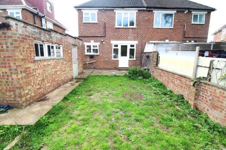 2 bedroom maisonette to rent - Photo 3