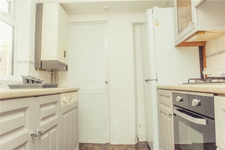 Artillery Road, Guildford, Surrey, GU1 4NN - Photo 3