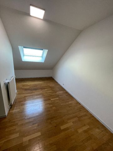 A LOUER Maison de 220m² - 6 chambres, - Photo 3