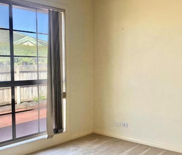 Beautiful 3-Bedroom Unit in Prime Bonbeach - Photo 3