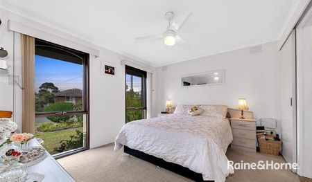 7 Farrer Close, Cranbourne, VIC 3977 - Photo 4