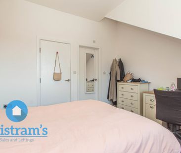 2 bed Flat for Rent - Photo 5