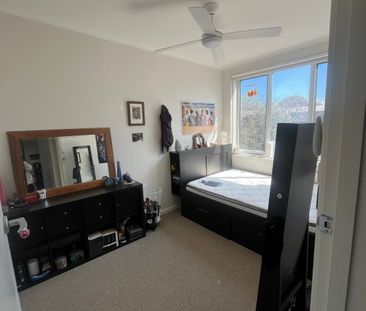 Caulfield North - Photo 3