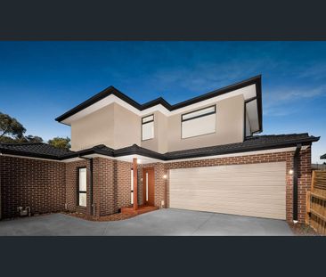 Luxurious 4-Bedroom Beauty in Prime Location - Photo 4