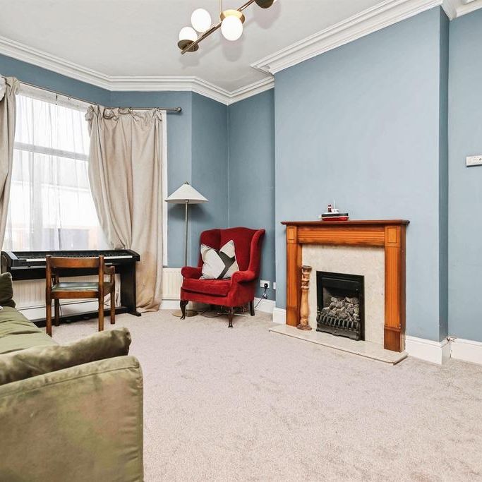 5 bedroom detached house to rent - Photo 1