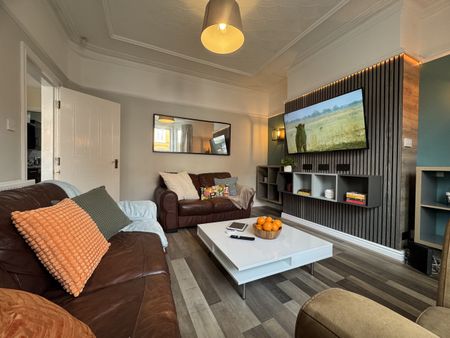 4 Bed Terraced House, Crawford Avenue, L18 - Photo 3