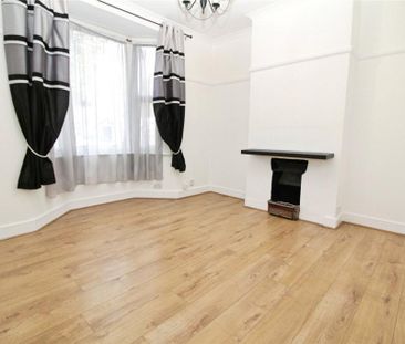 2 bedroom semi-detached house to rent - Photo 6