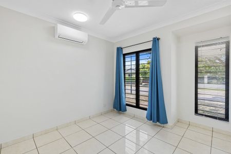 EXECUTIVE 4-BEDROOM RESIDENCE – LYONS, NT - Photo 4