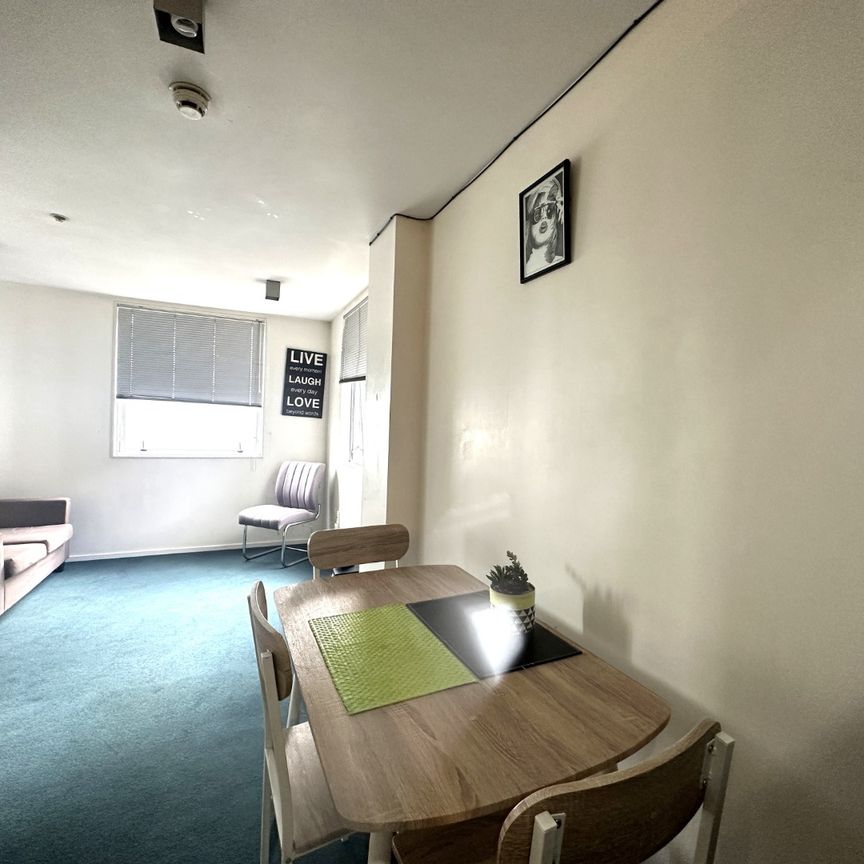 Furnished 1 Bedroom Apartment - Photo 1