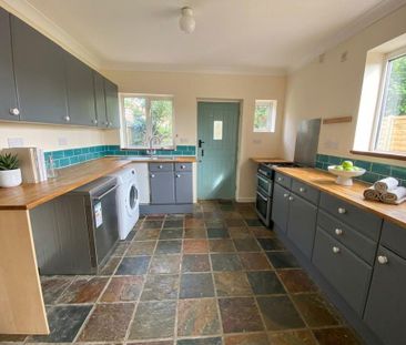 2 bedroom end of terrace house to rent - Photo 4