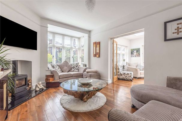 A beautifully presented detached home in the heart of Sevenoaks - Photo 1