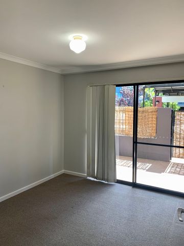 Resort-Style Ground Floor Apartment - Photo 2