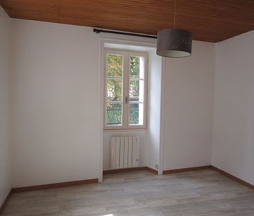 Location Appartement 1 pièce 23m² FONTENAY LE COMTE 85200 - Photo 1