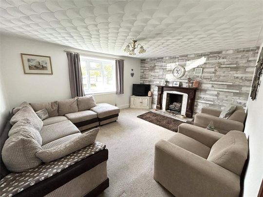 2 bedroom end of terrace house to rent - Photo 1